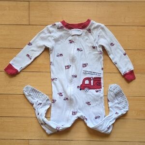 🍍5 for $20 • Carter's • Red and White Fire Truck Footie